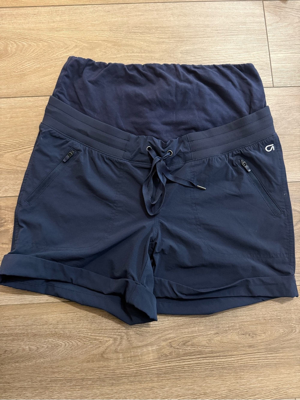 GapFit Maternity navy athletic shorts size small